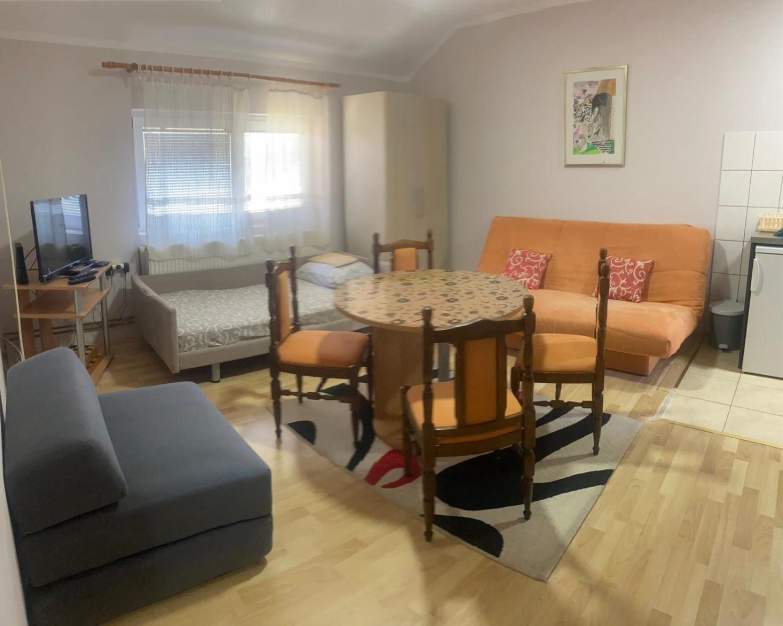 Apartmani Nais ซลาตีบอร์ ภายนอก รูปภาพ