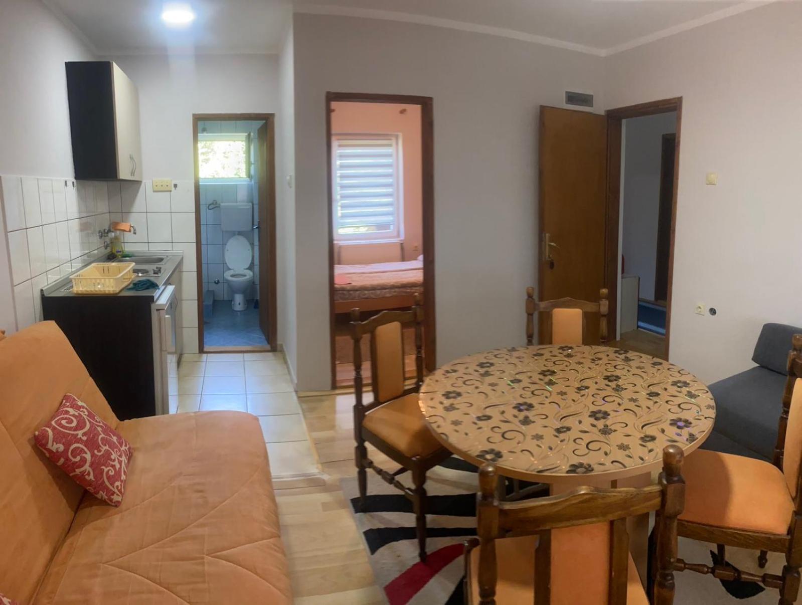 Apartmani Nais ซลาตีบอร์ ภายนอก รูปภาพ