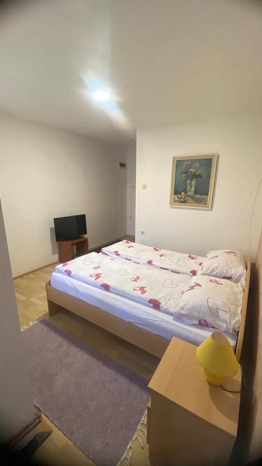 Apartmani Nais ซลาตีบอร์ ภายนอก รูปภาพ