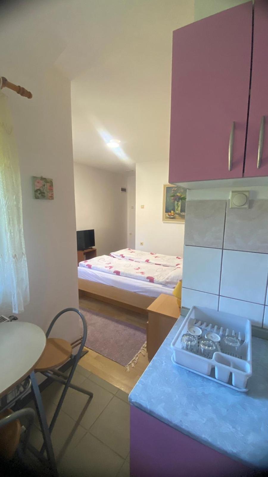 Apartmani Nais ซลาตีบอร์ ภายนอก รูปภาพ